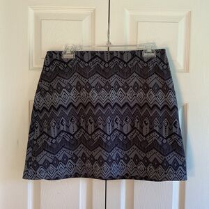 Athleta Black & Gray Tribal Print Fleece Lined Mini Skirt Size Medium